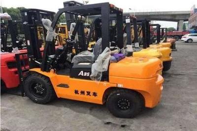 叉車在工作時限速到底是多少？叉車租賃避坑指南