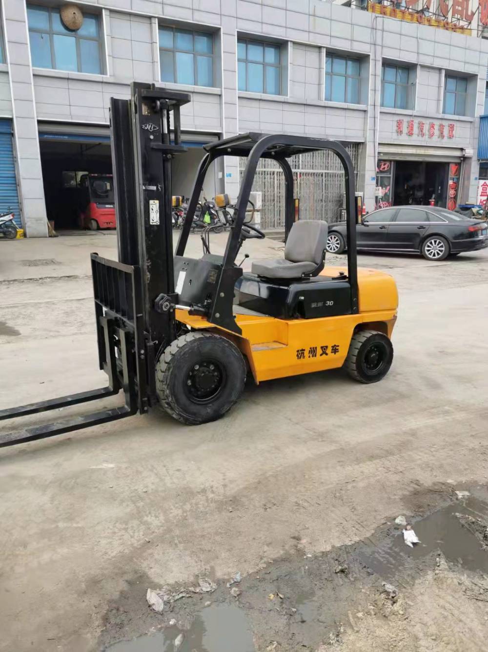 上海嘉定區重型設備租賃全攻略 吊車、叉車與清障車一站式服務